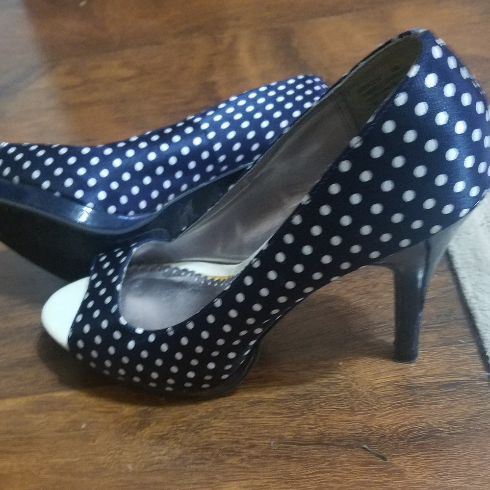 Rampage blue/white polka dot open-toed heels